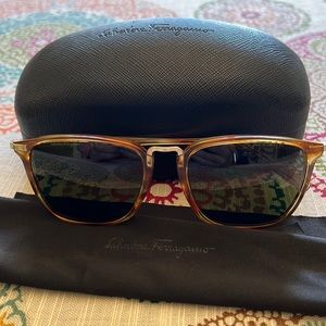 Salvatore Ferragamo Sunglasses SF910S like new